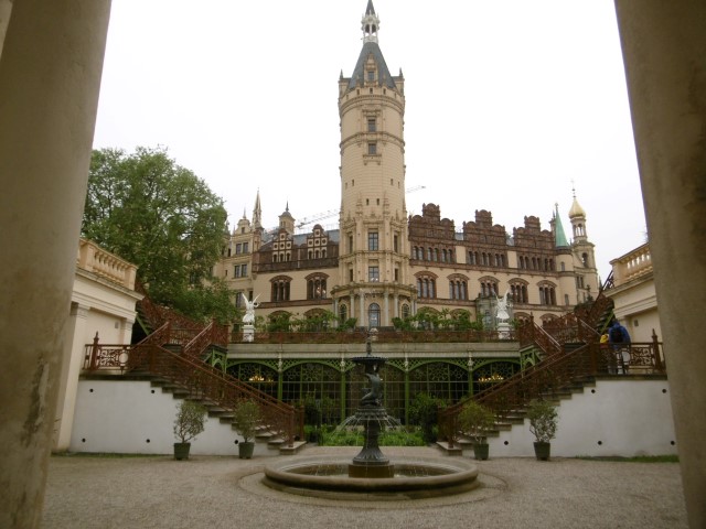 De Schlosstoren vanuit de tuin